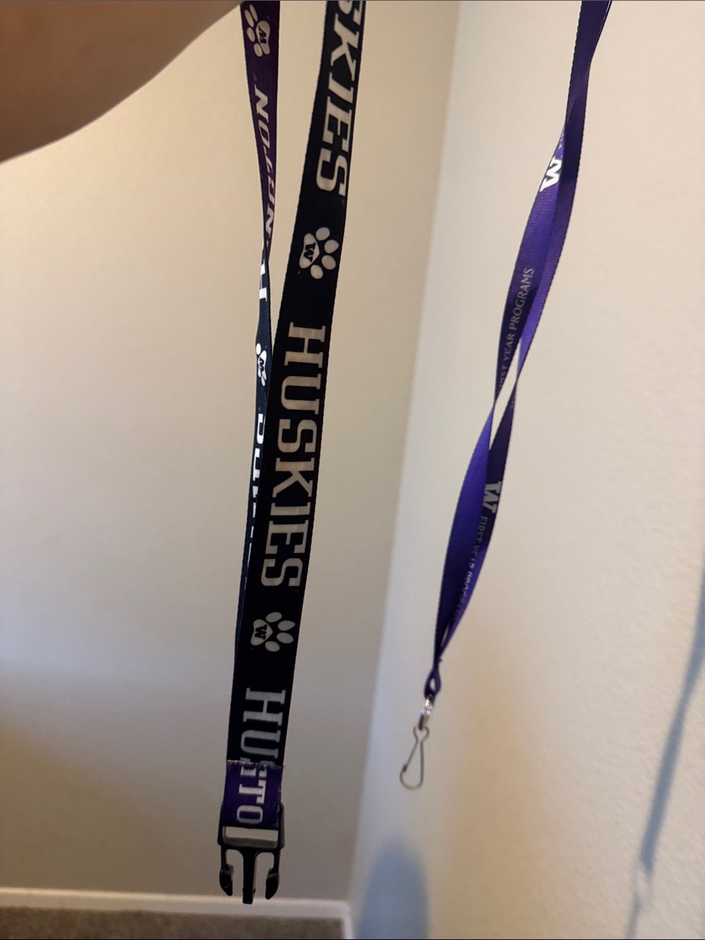 Huskies Black & Purple Lanyard Set